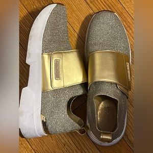 Chic and comfortable slip ons!